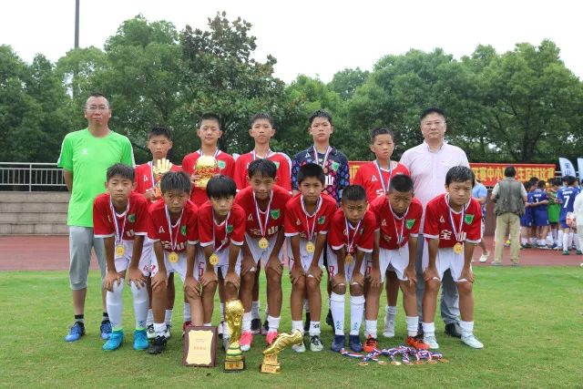 库里17+10康宁汉姆32+6+8 勇士终结活塞5连胜