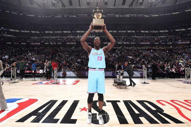 杨瀚森32+12青岛力克北控 卡巴21分江苏负深圳